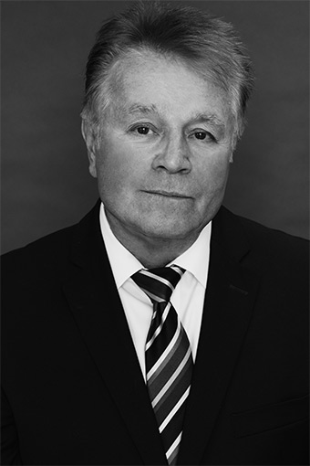 Robert W. Hladun, K.C. practices Criminal Defence